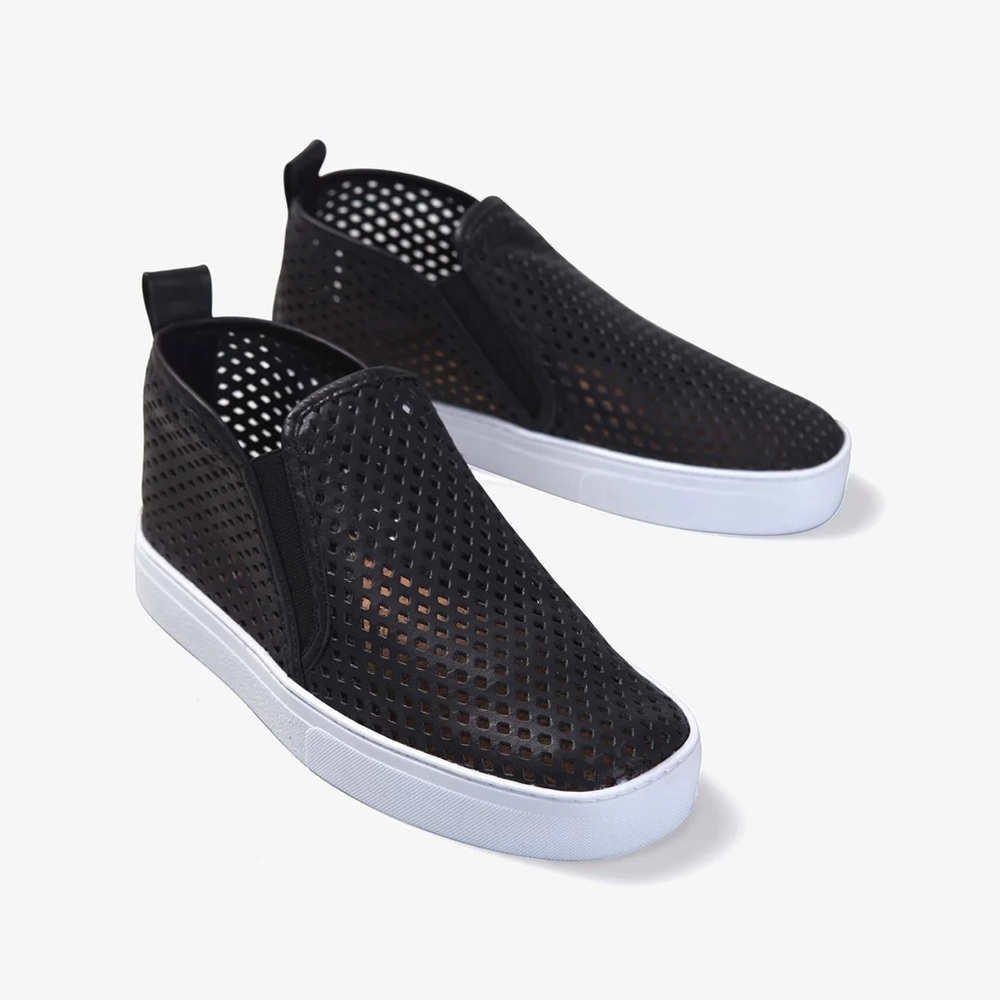 Women’s Jibs Leather Mid Rise Sneaker in Jet Black (6)